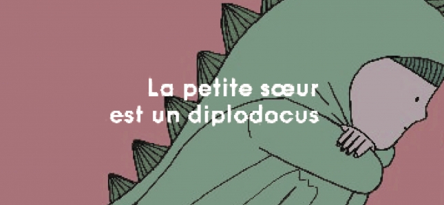 La petite sœur arrive enfin à la maison